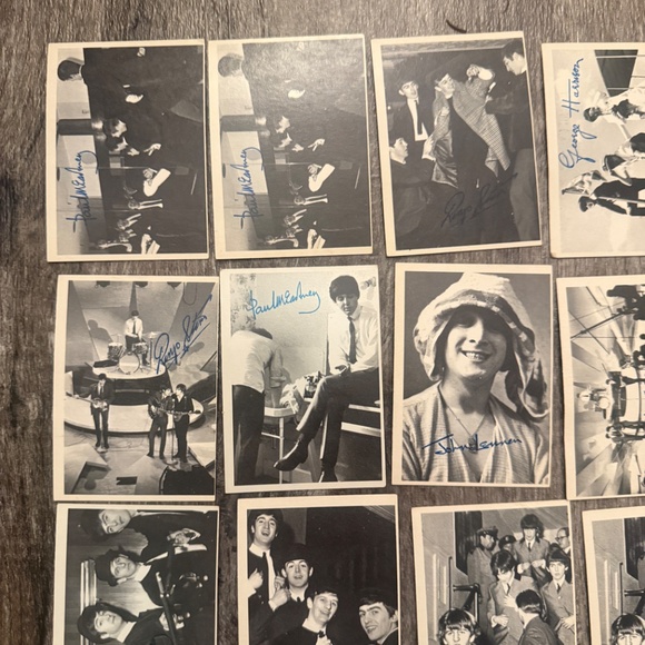 1964 BEATLES B&W 2ND SERIES Lot of 28 - Picture 2 of 7